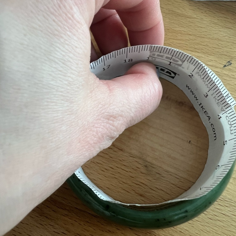 Nephrite Jade bangle 7.5”/19cm inner diameter - Picture 16 of 16